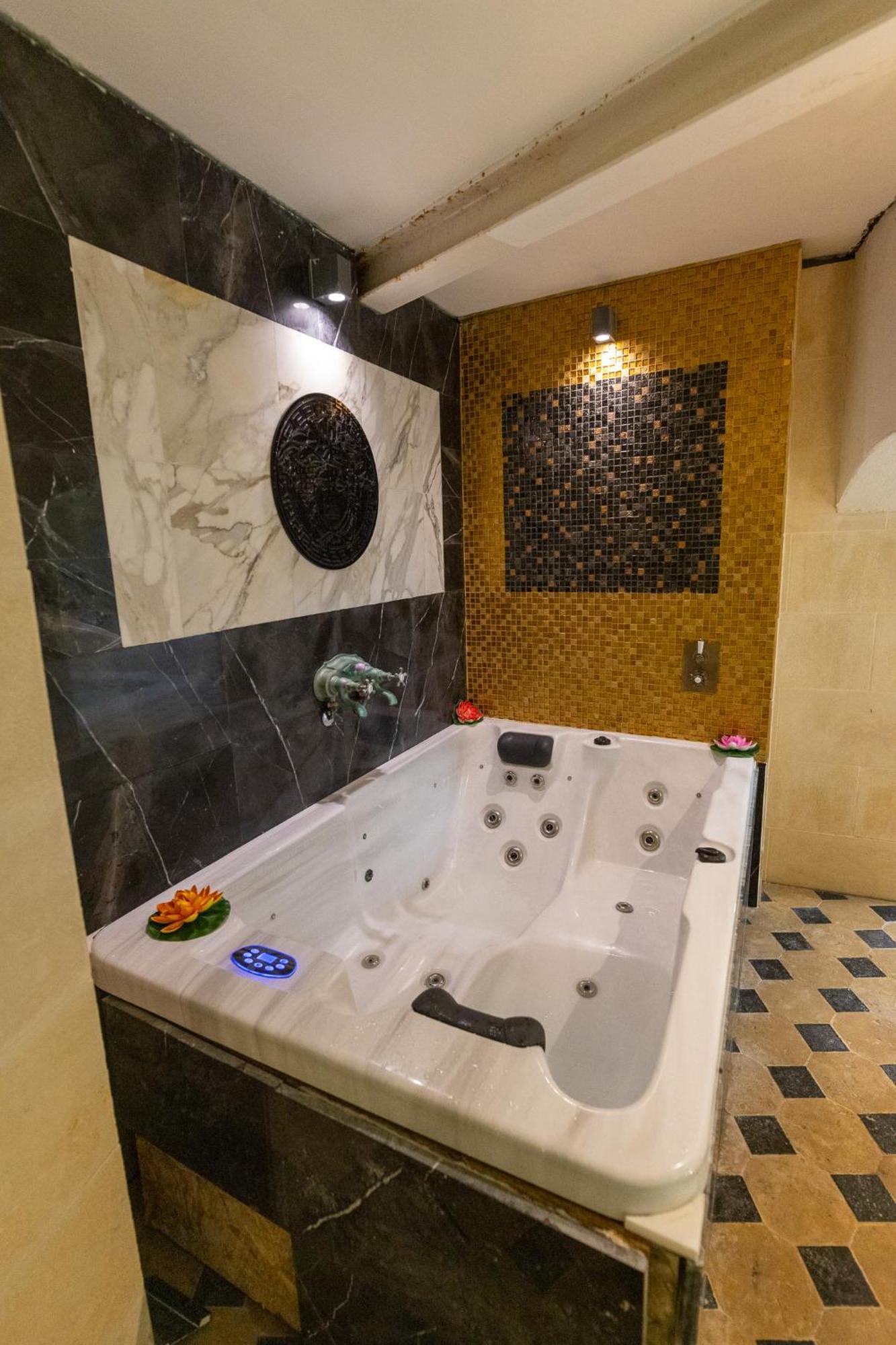 Palazzo Di Acqua Hotel Le Mans Buitenkant foto