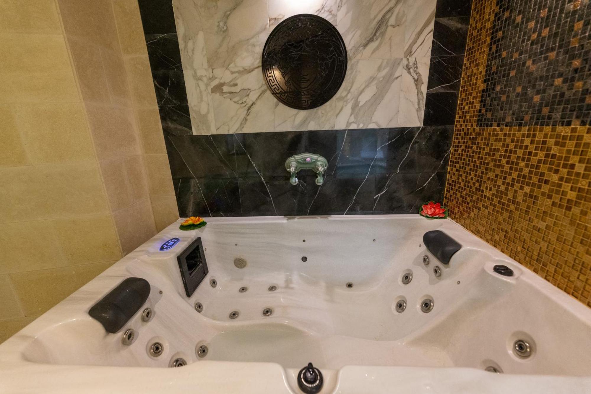 Palazzo Di Acqua Hotel Le Mans Buitenkant foto