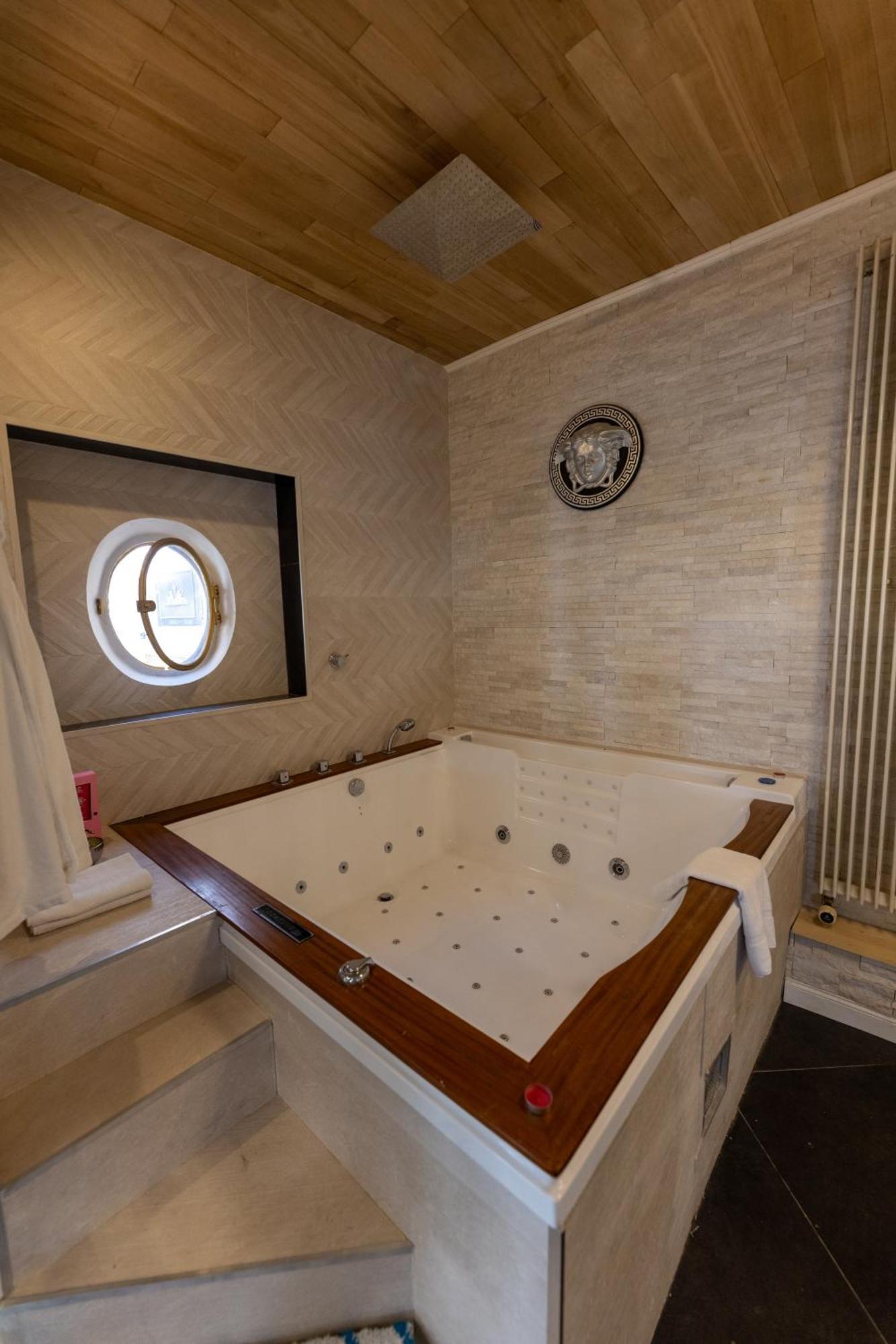 Palazzo Di Acqua Hotel Le Mans Buitenkant foto